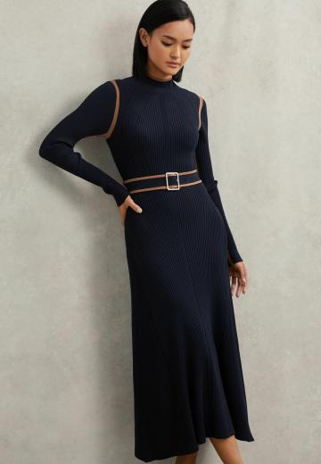 Платье футляр