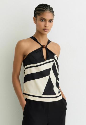 Блузка без рукавов