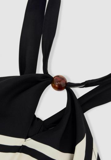 Блузка без рукавов