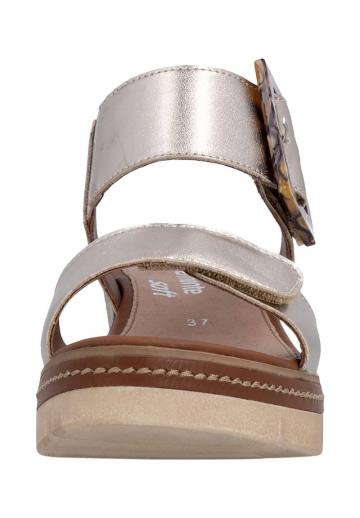 Босоножки на танкетке