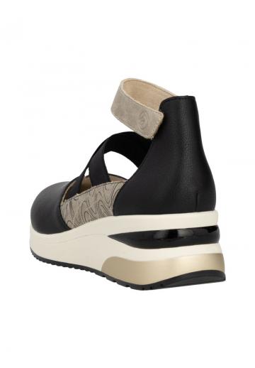 Босоножки на танкетке