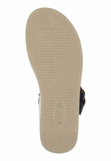 Босоножки на танкетке