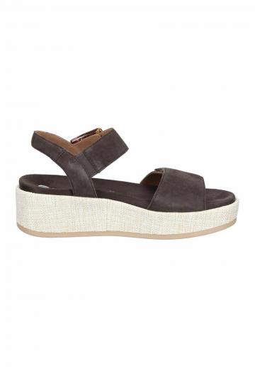 Босоножки на танкетке