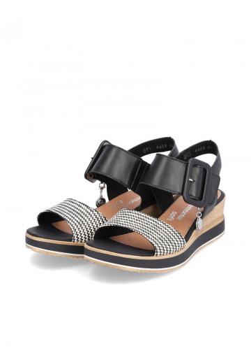 Босоножки на танкетке