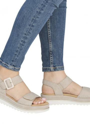 Босоножки на танкетке