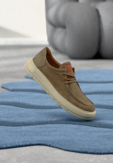 Ботинки на шнуровке