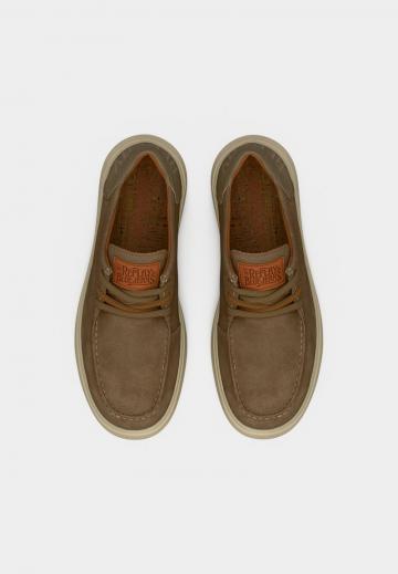 Ботинки на шнуровке