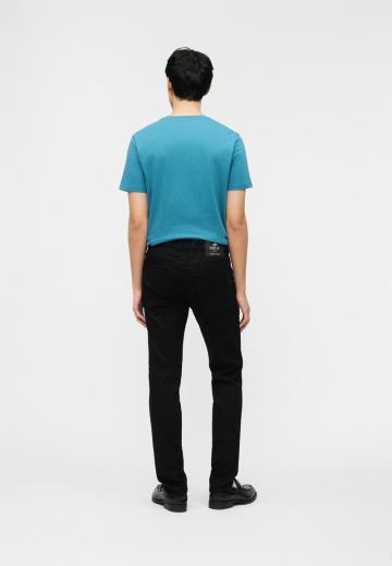 Узкие джинсы