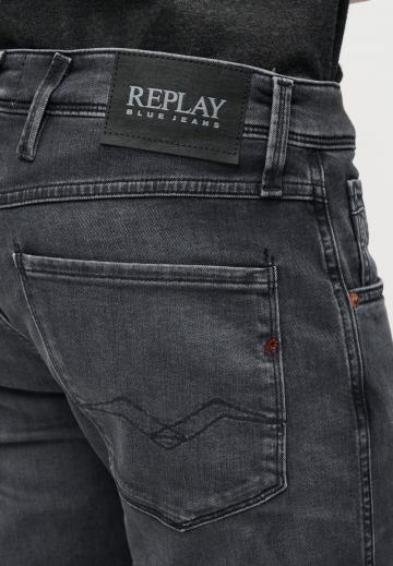 Узкие джинсы