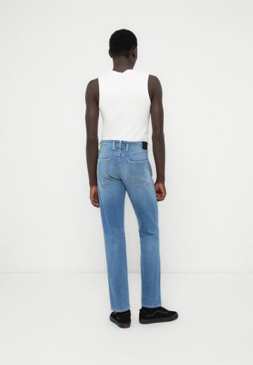 Узкие джинсы