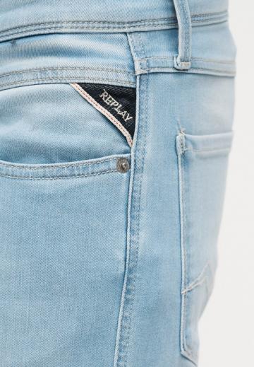 Узкие джинсы