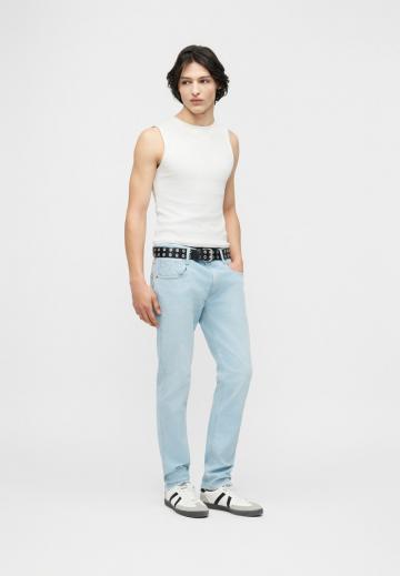 Узкие джинсы