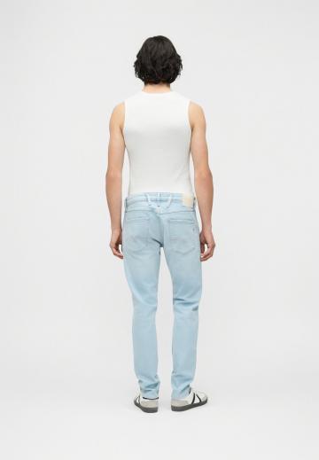 Узкие джинсы