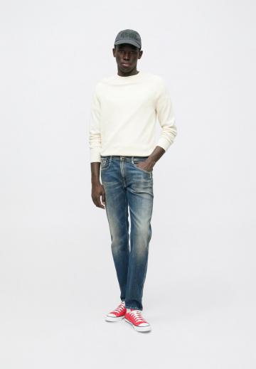 Прямые джинсы