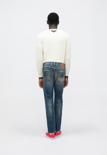 Прямые джинсы