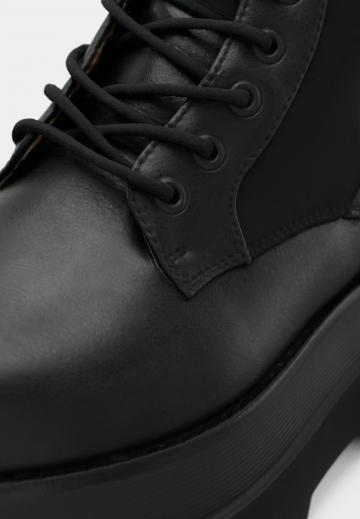 Полусапожки на платформе