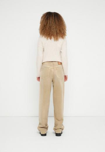 Свободные джинсы