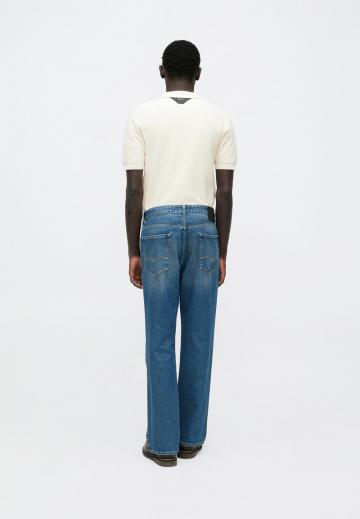 Прямые джинсы