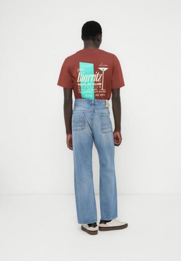 Прямые джинсы