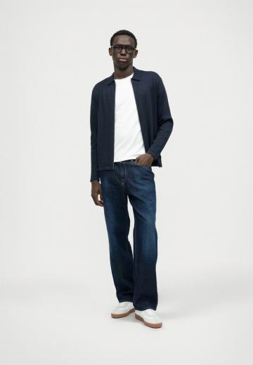 Свободные джинсы