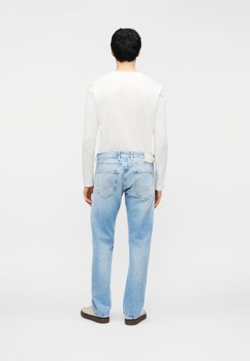 Прямые джинсы