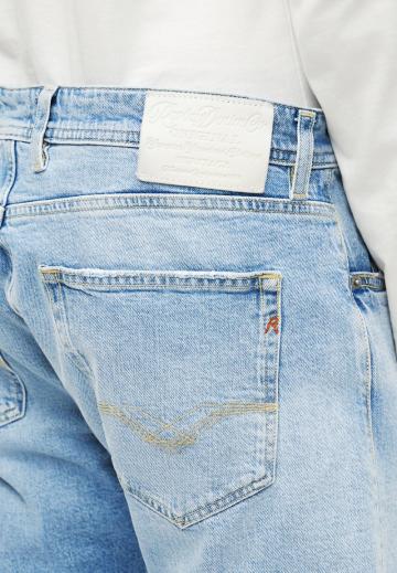 Прямые джинсы