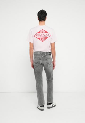 Прямые джинсы