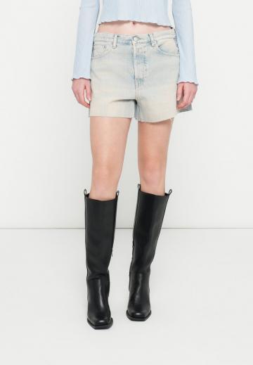 Джинсовые шорты