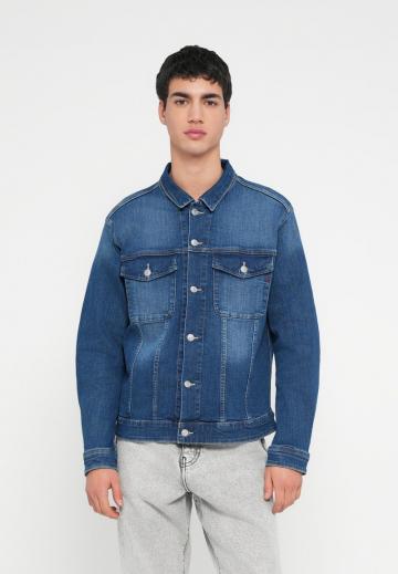 Джинсовая куртка
