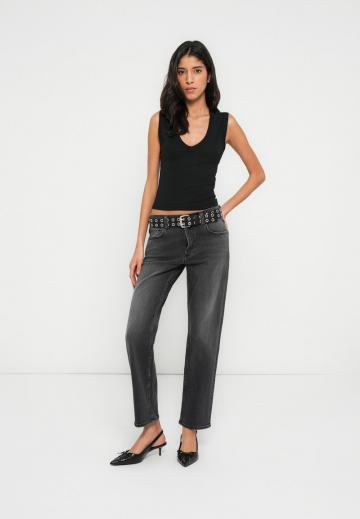 Прямые джинсы