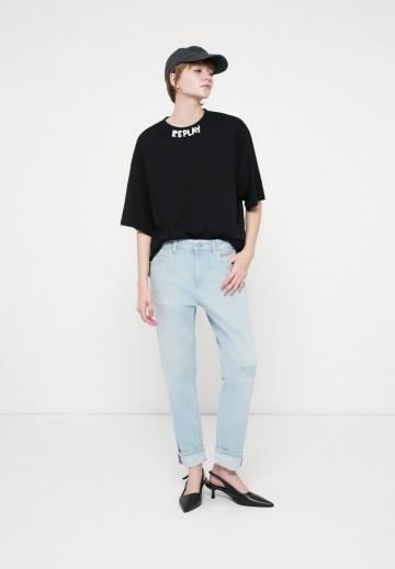 Прямые джинсы