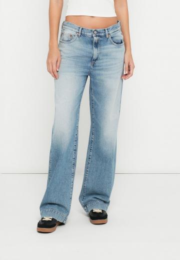 Свободные джинсы