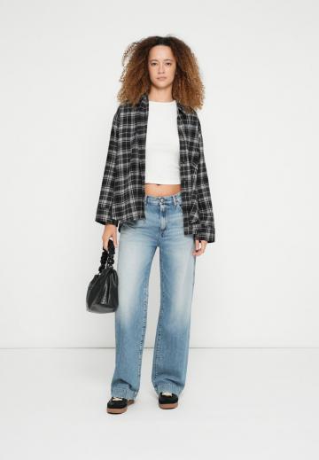 Свободные джинсы