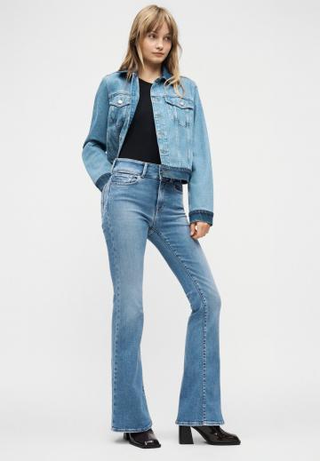 Клешеные джинсы