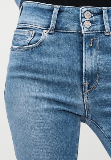 Клешеные джинсы