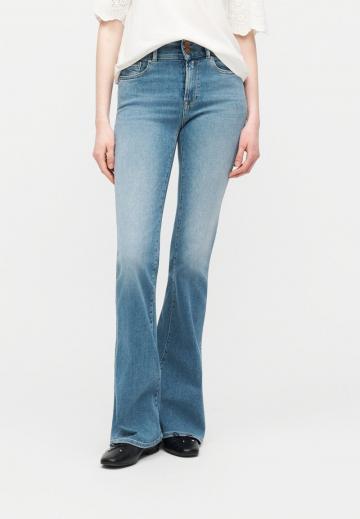 Клешеные брюки