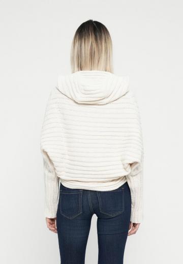 Пуловер с капюшоном