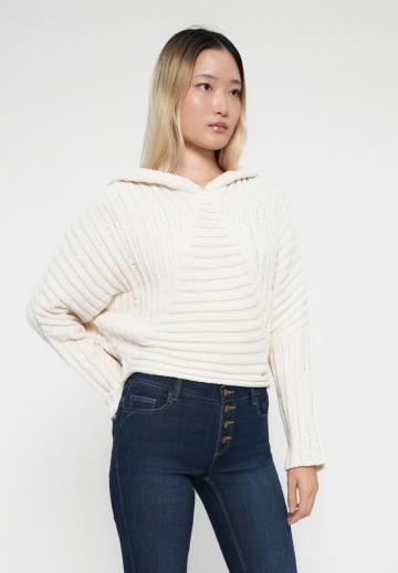 Пуловер с капюшоном