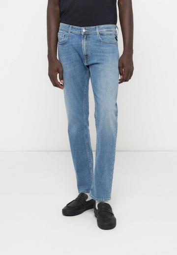 Узкие джинсы