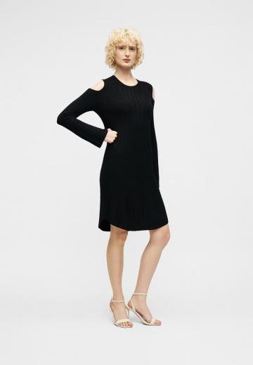 Вязаное платье