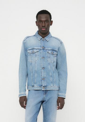 Джинсовая куртка
