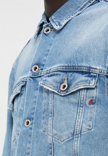 Джинсовая куртка