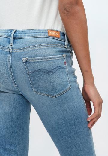 Прямые джинсы