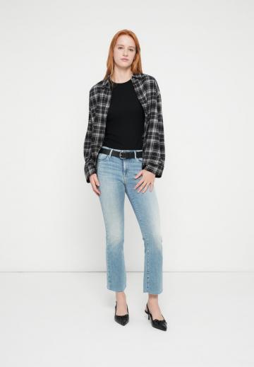 Короткие джинсы