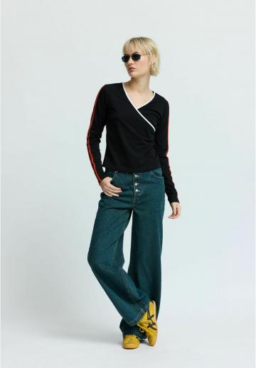 Клешеные джинсы