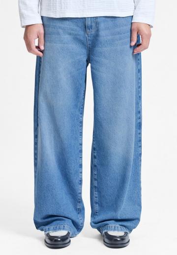 Свободные джинсы