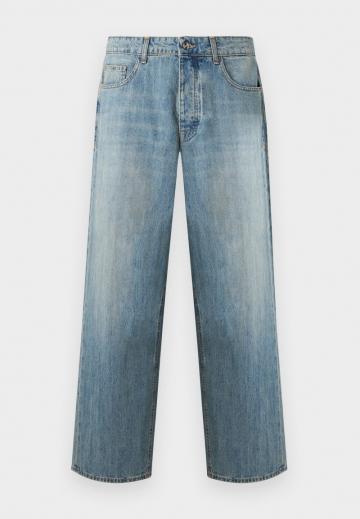 Свободные джинсы