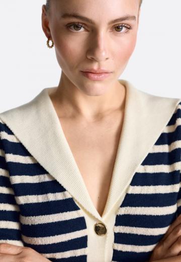 Вязаная кофта