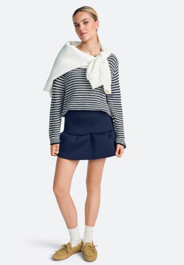 Пуловер в полоску