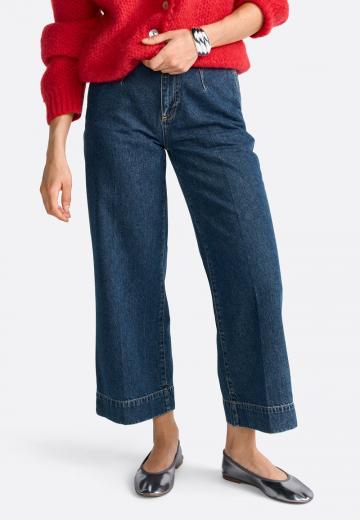 Короткие джинсы